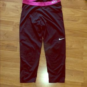 Nike pro capris
